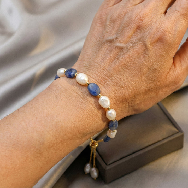 Elegantní perlový náramek z oceánu