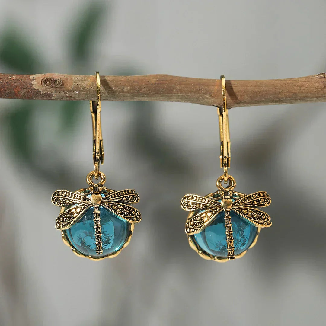 Stříbrné kulaté náušnice s vážkou