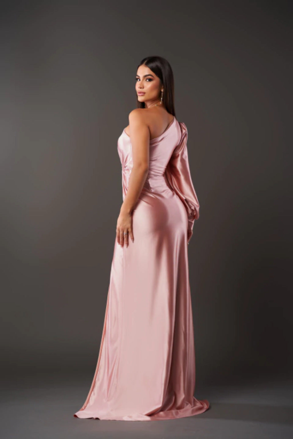 Anna - Elegantní dámské šaty s siluetou